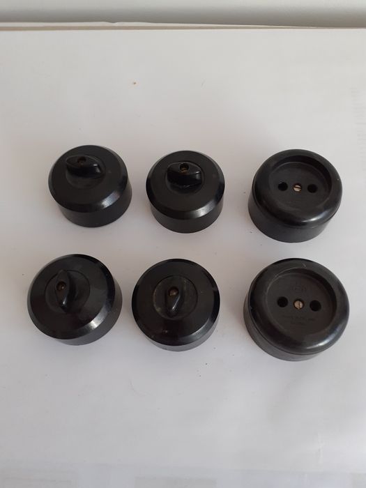 Gniazdka wyłączniki ebonitowe z PRL