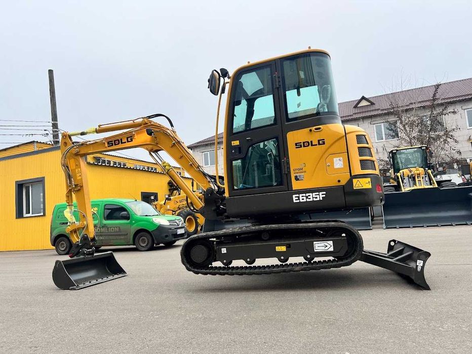 Гусеничний міні - екскаватор моделі E635F SDLG  (VOLVO GROUP)