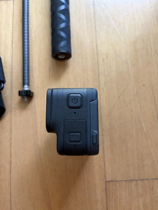 Insta360 Ace Pro NOVA (nunca usada) + Kit completo para moto