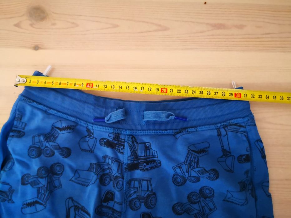 Kurtka przeciwwiatrowa.