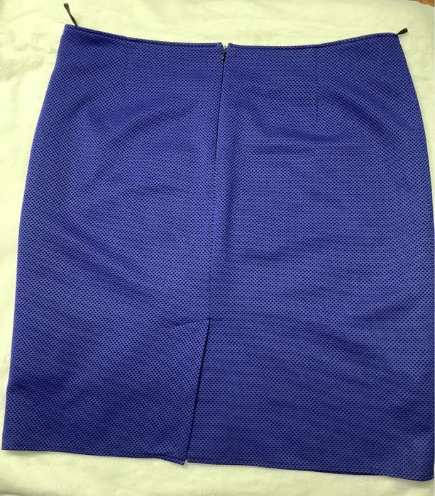 Elegancka spódnica chabrowa midi rozmiar 50