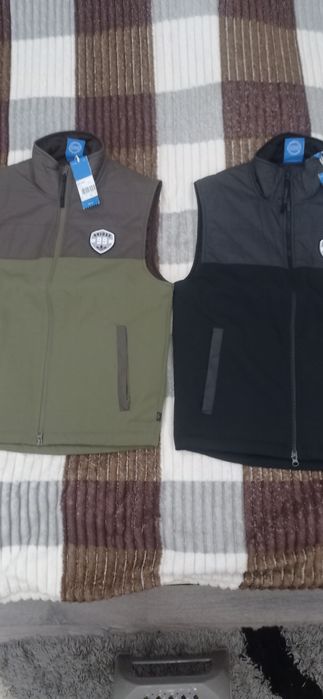 Продам жилетку Adidas орегінл