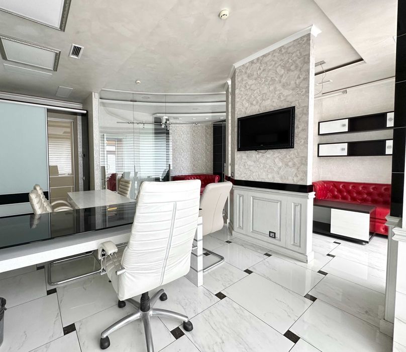 Продаж комерційного приміщення з ремонтом під офіс, клініку, послуги.