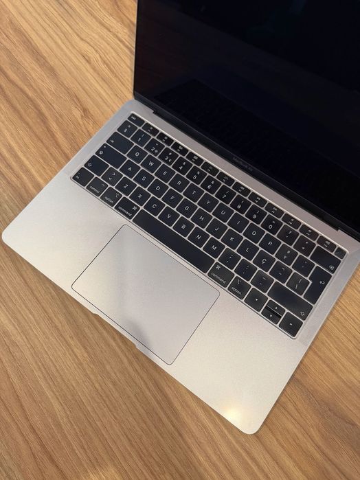 MacBook Air Retina 13” (2019) – 128GB – Excelente Estado