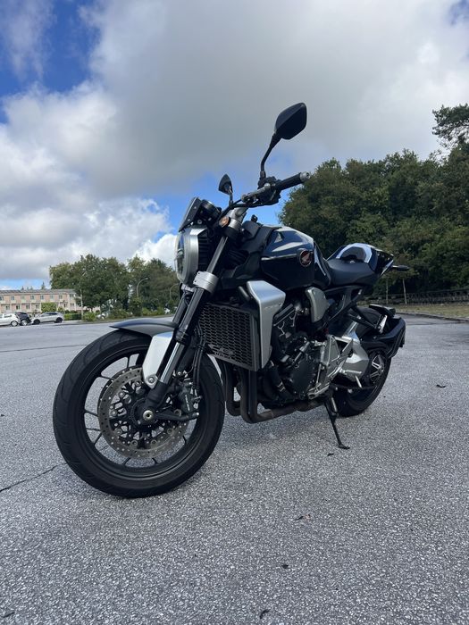 Honda c1000r neo sport cafe