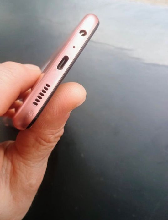 Продам мобільний телефон Samsung Galaxy A04