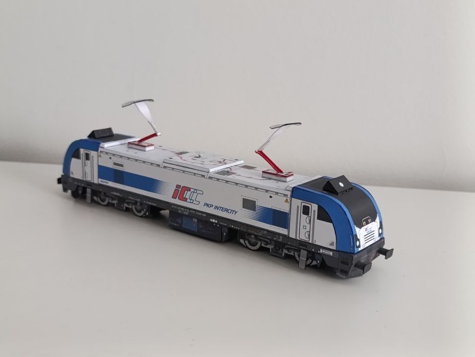 Lokomotywa EU200 Newag Griffin PKP Intercity Model kartonowy zabawka p