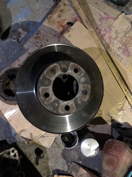 Продам тормозні диски бмв е39 б/у в доброму стані