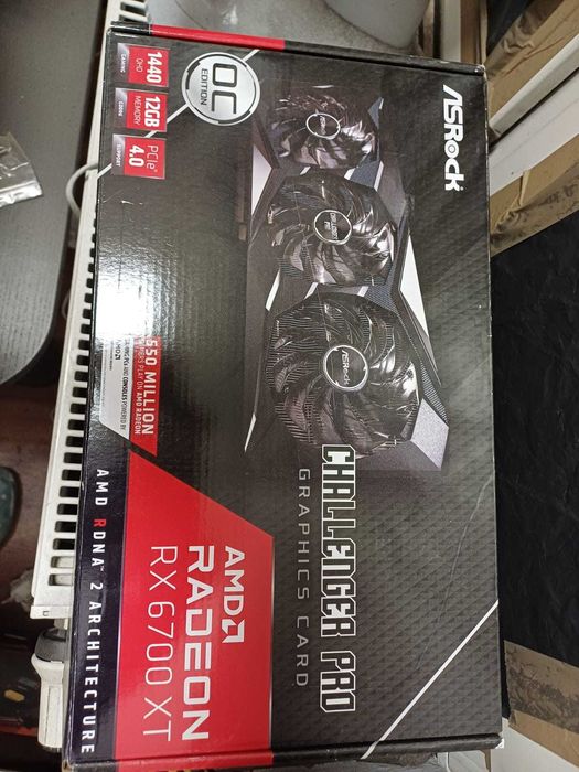 koparka kryptowalut 8 x RX 6700XT RADEON  380MHs