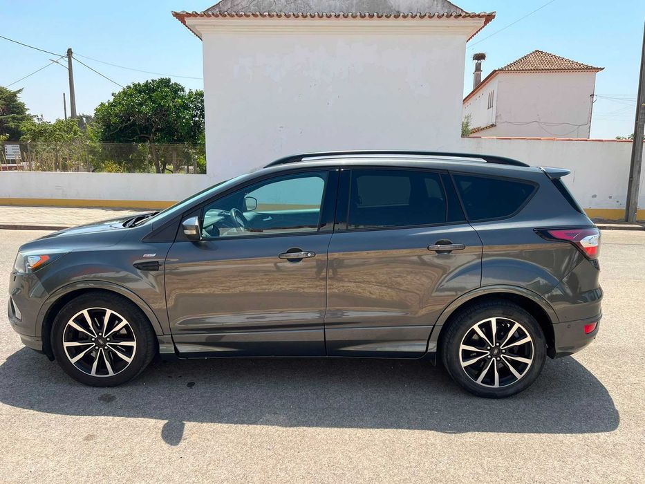 Ford Kuga 1.5 TDCi ST-Line 120 CV | Nacional | Muito Equipado