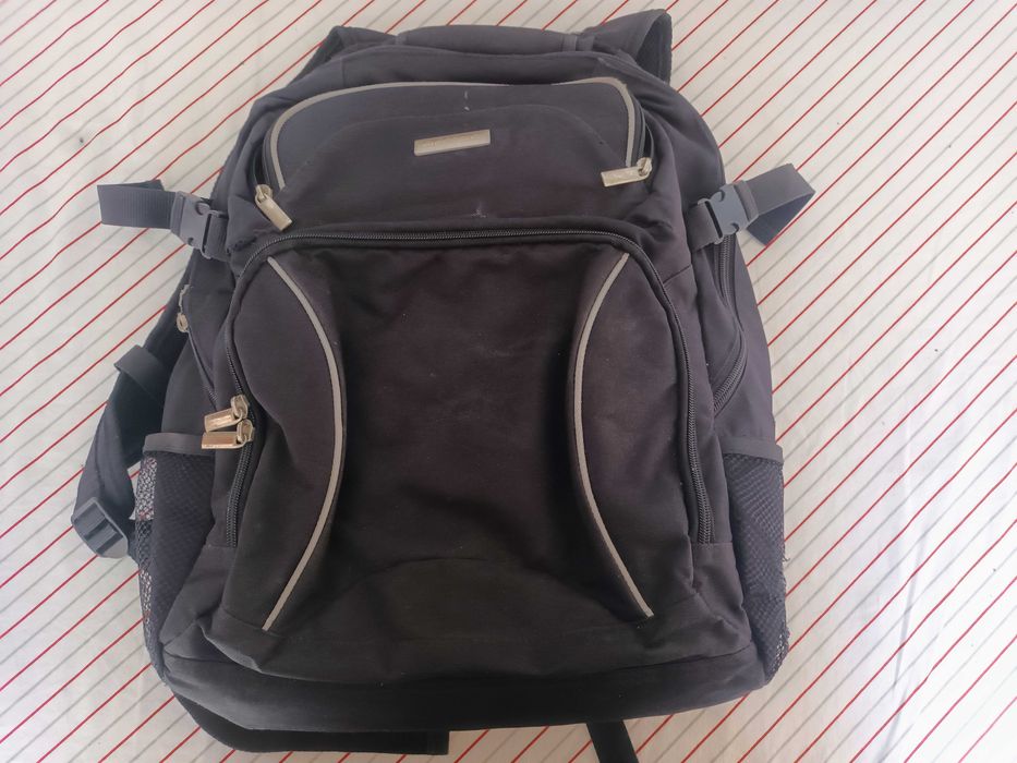 Muchila AHTEC - com alguns sinais de uso mas em relativo bom estado.