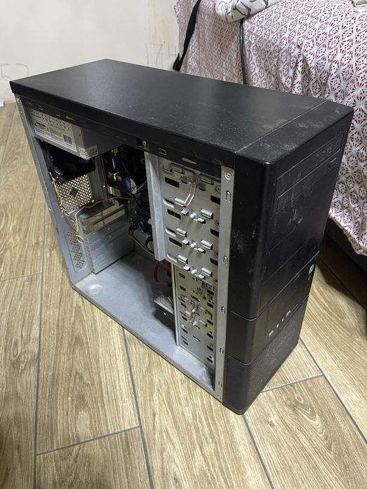 Продам пк на запчастини або під відновлення