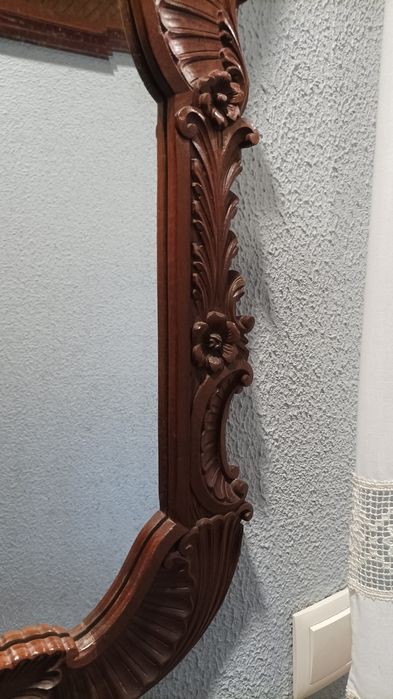 Caixilho em Madeira de Mogno maciça