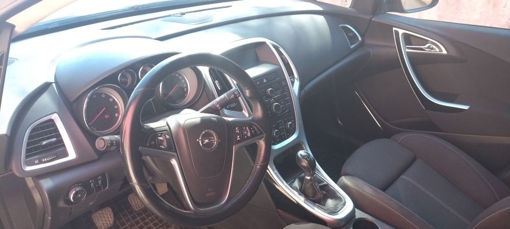 Opel Astra benzyna