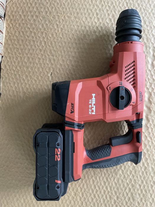 Młotowiertarka HILTI Nuron TE-6 plus odsysacz TE DRS-4/6, akumulator B 22-110.