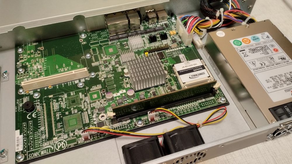 Firewall Sonicwall NSA 2400
