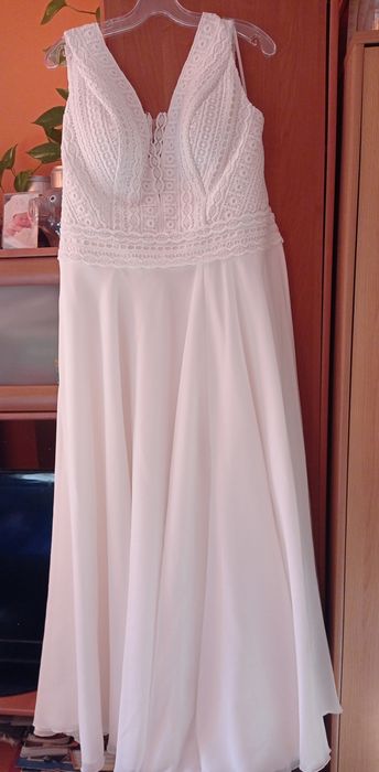 Suknia ślubna plus size