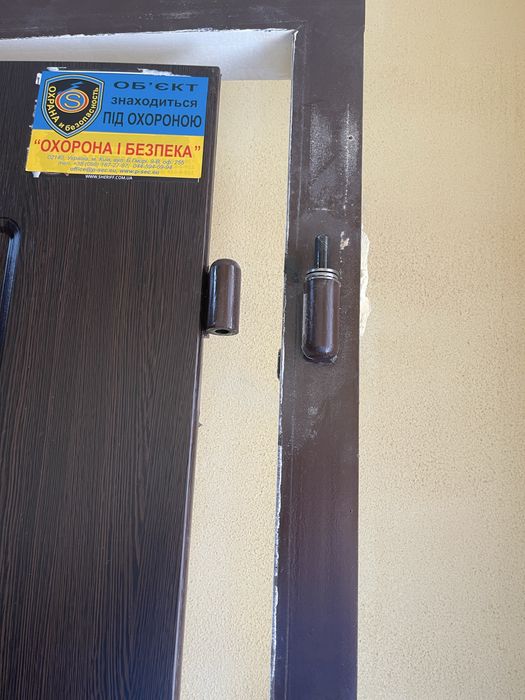 Продам вхідні броньовані двері