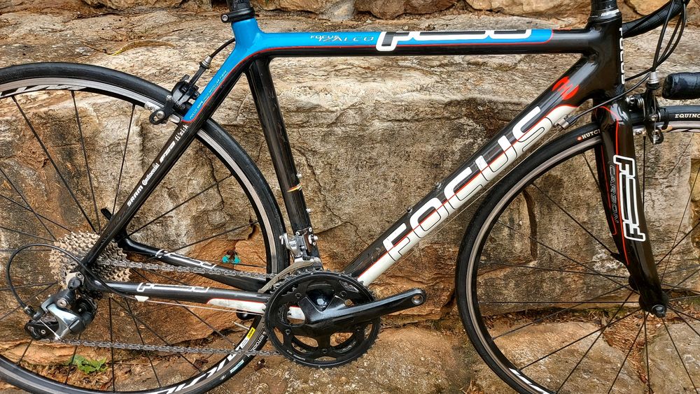 V...Focus  Izalco carbono T52