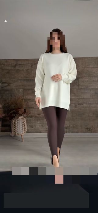 Жіночий светер подовжений