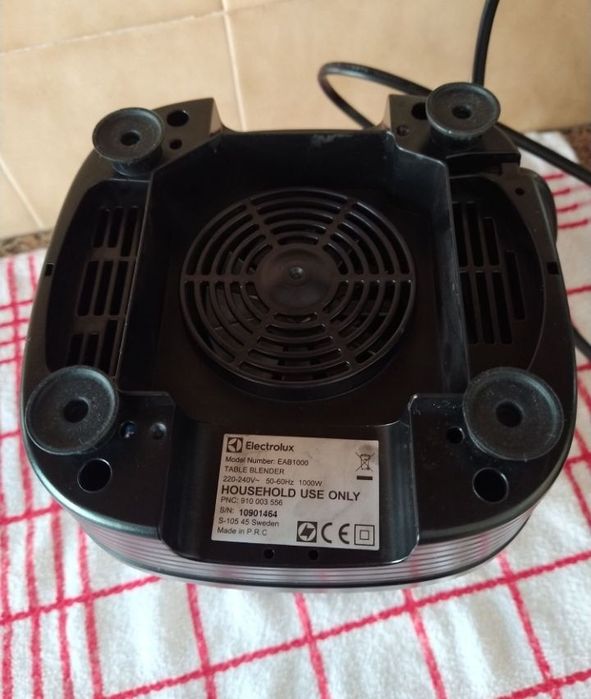 Liquidificadora Electrolux para peças  casa quarto apartamento.