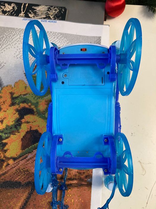 Карета для ляльок