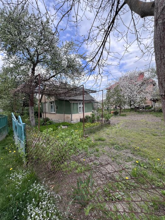 Продаж дачі  з усіма комунікаціями 37000$