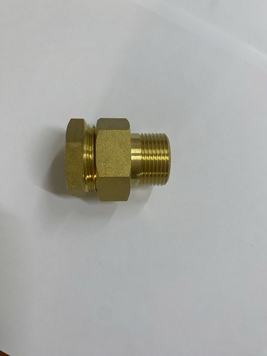 Американка пряма латунь 3/4