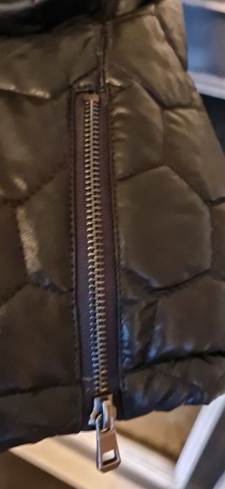 Продам фирменную, брендовую, кожаную куртку