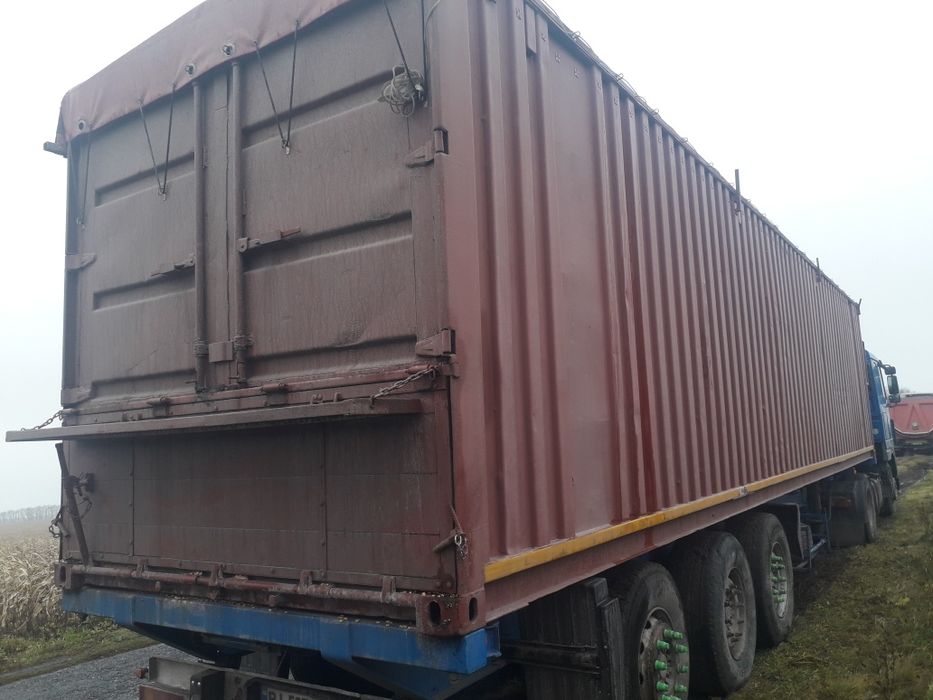 Напів-причіп контейнеровоз