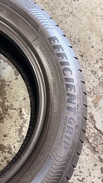 Pneus 185/65r15 Goodyear EfficientGrip Percormance com 85% piso