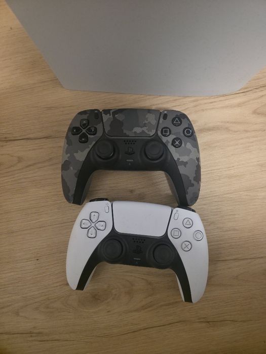 Ps5 digital com 2 comandos