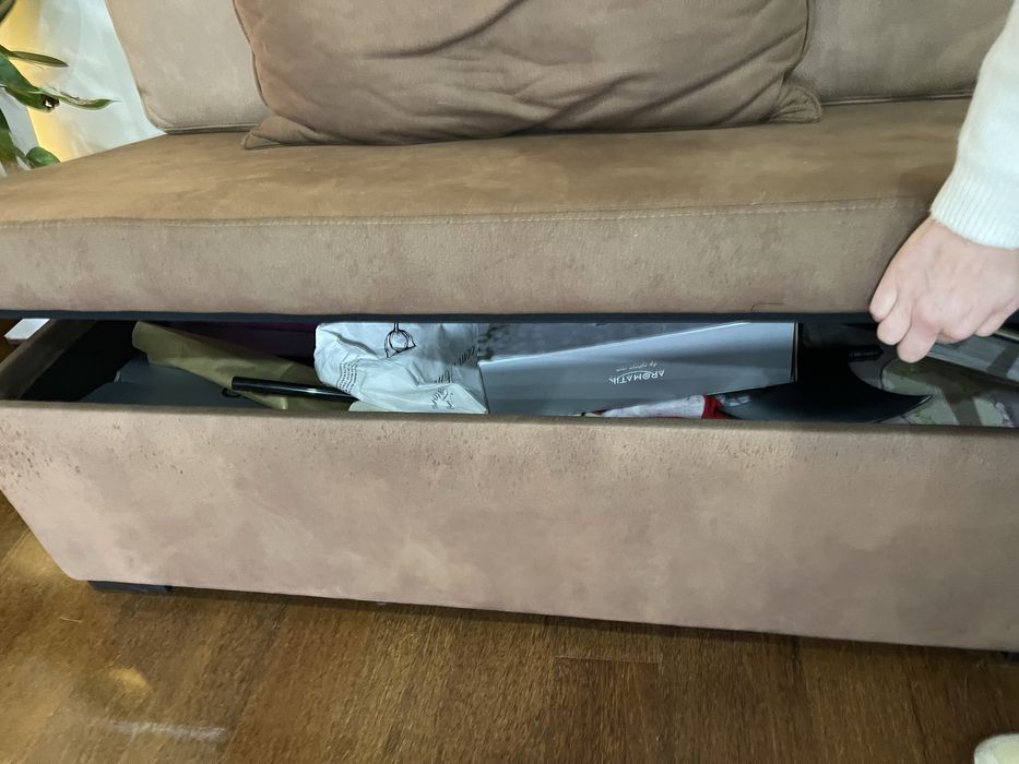 Sofa 3 lugares com chaise long e banqueta usados