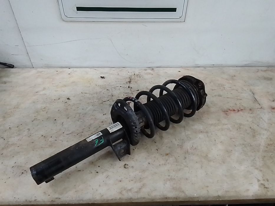 Suspensão frente esquerda VOLKSWAGEN Caddy III (2K, 2C)