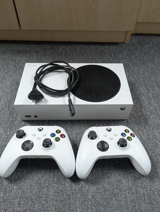 XBOX SERIES S 512GB + 2 pady