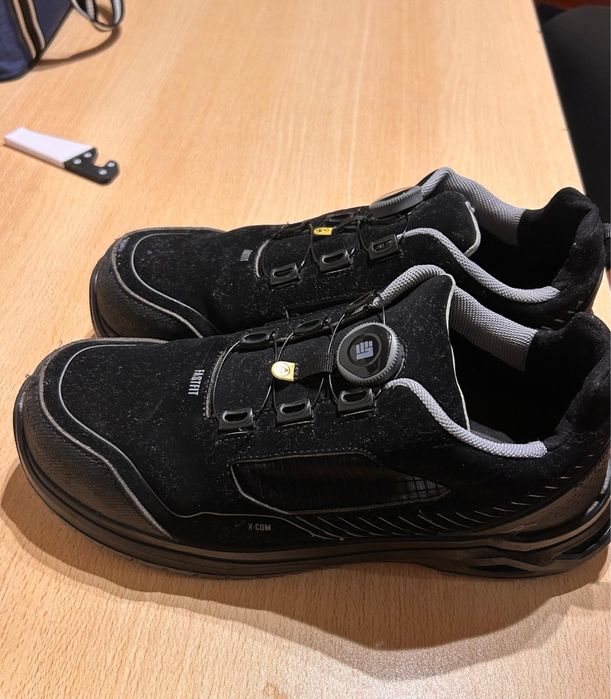 Sapatos com biqueira de aço