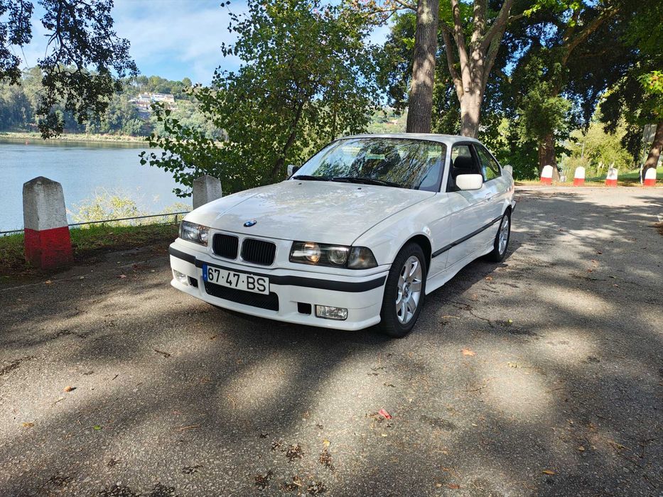 BMW 318 is coupé