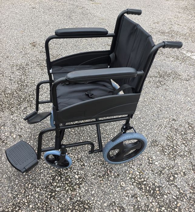 Cadeira de rodas dobrável leve