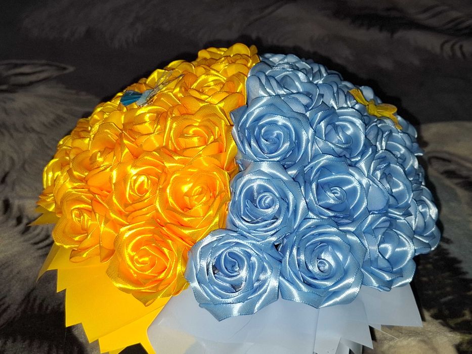 Продам букети з атласних стрічок