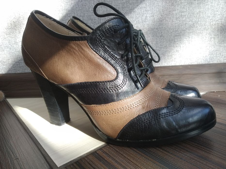 Жіночі кожані туфлі