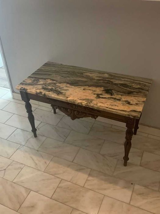 Mesa de Madeira antiga com tampo em mármore