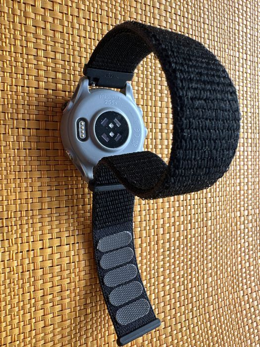 Garmin forerunner 255s - 41mm Sport Smartwatch GPS(no music)