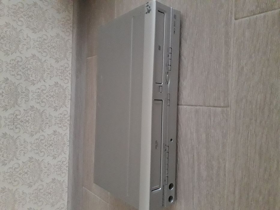 Відеомагнітофон DVD (2 в 1)