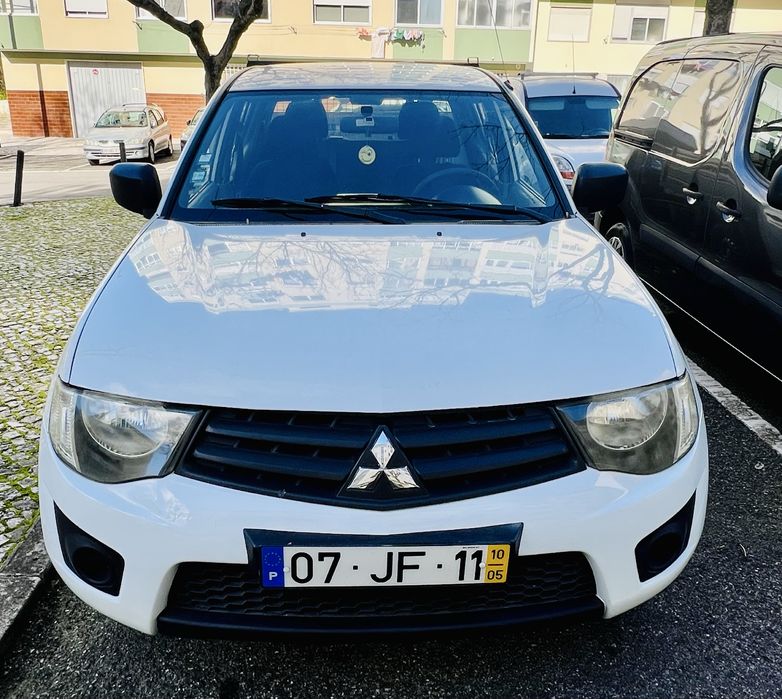 Mitsubishi L200 2.5 td nacional paga classe 1