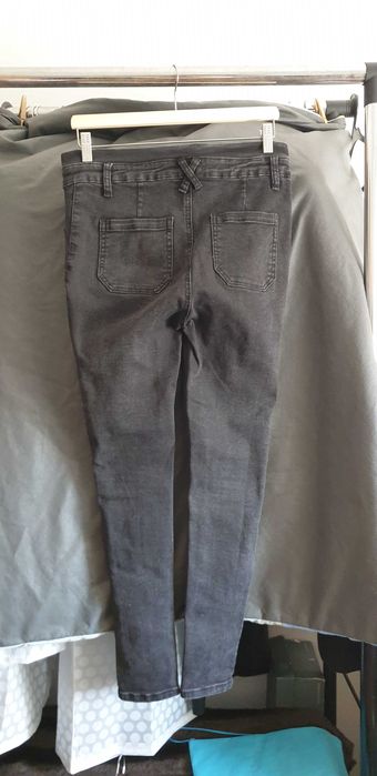 Jeans pretos desbotados