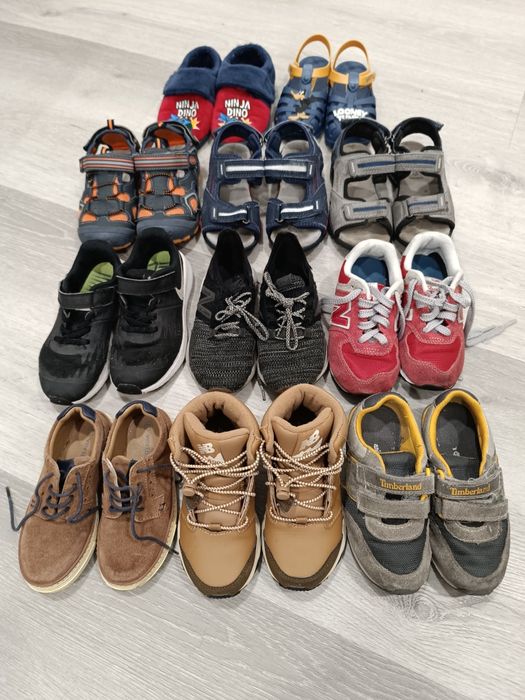 Vendo 6 pares de calçado para menino entre o n27 e o 30