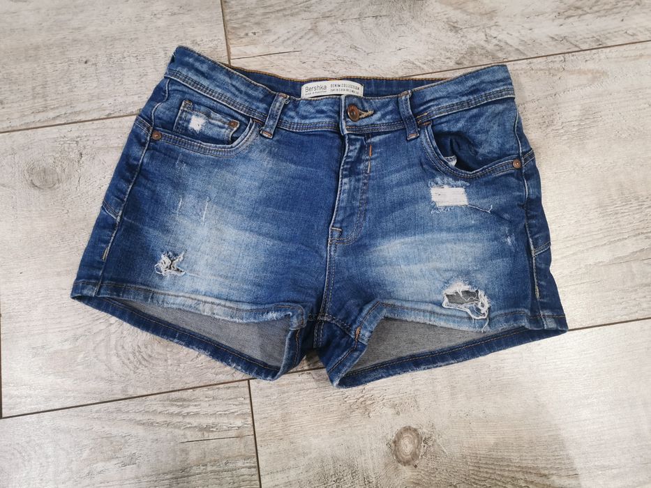 Krótkie spodenki M Berheka 38