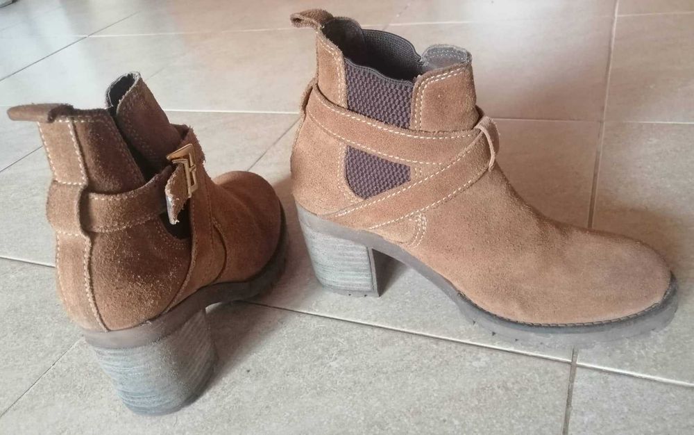 Bota camurça salto alto