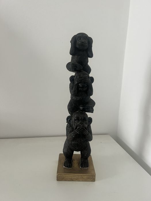 Estatua de figuras macacos cego surdo e mudo