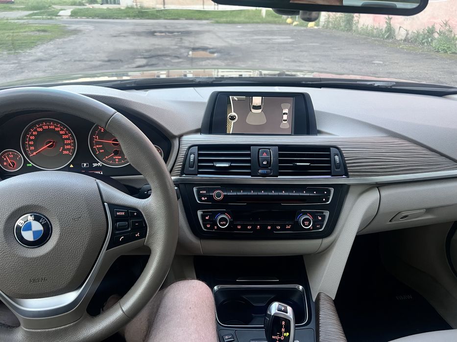 BMW F 30 Офіційний автомобіль